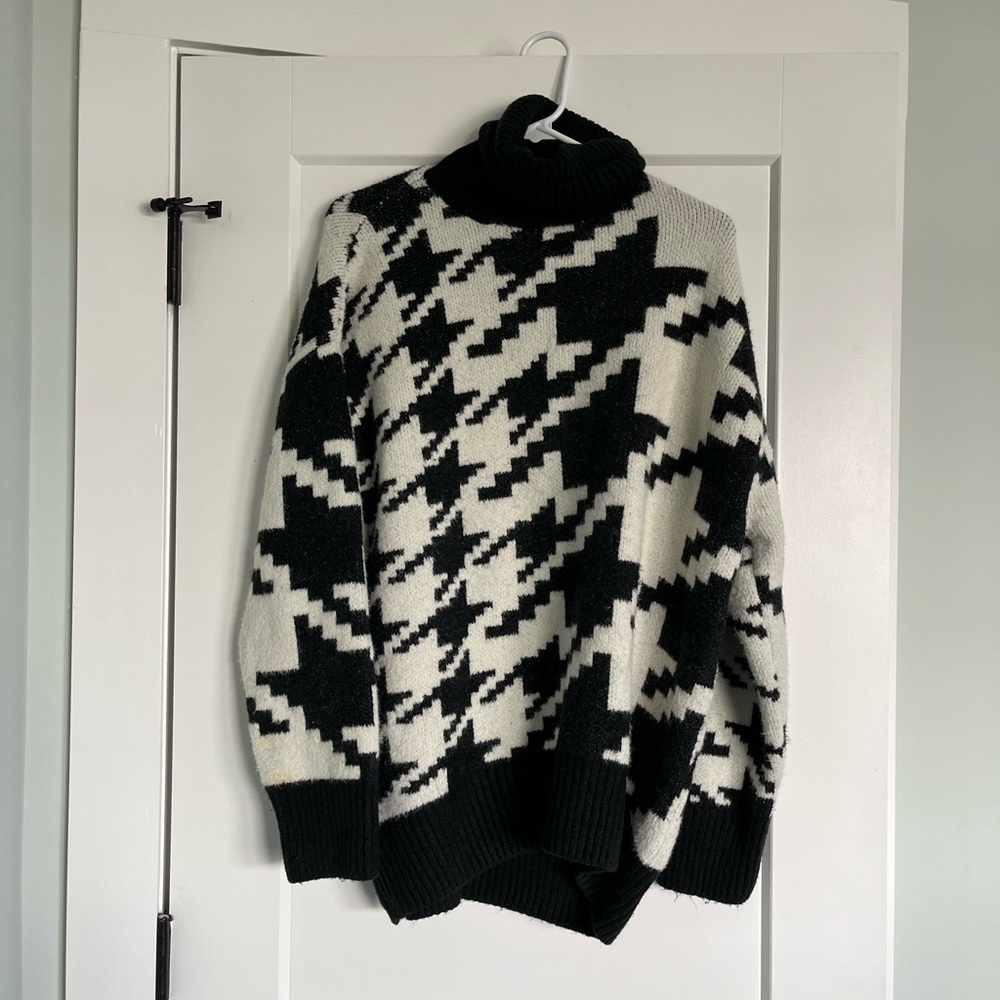 Houndstooth Oversized Sweater
